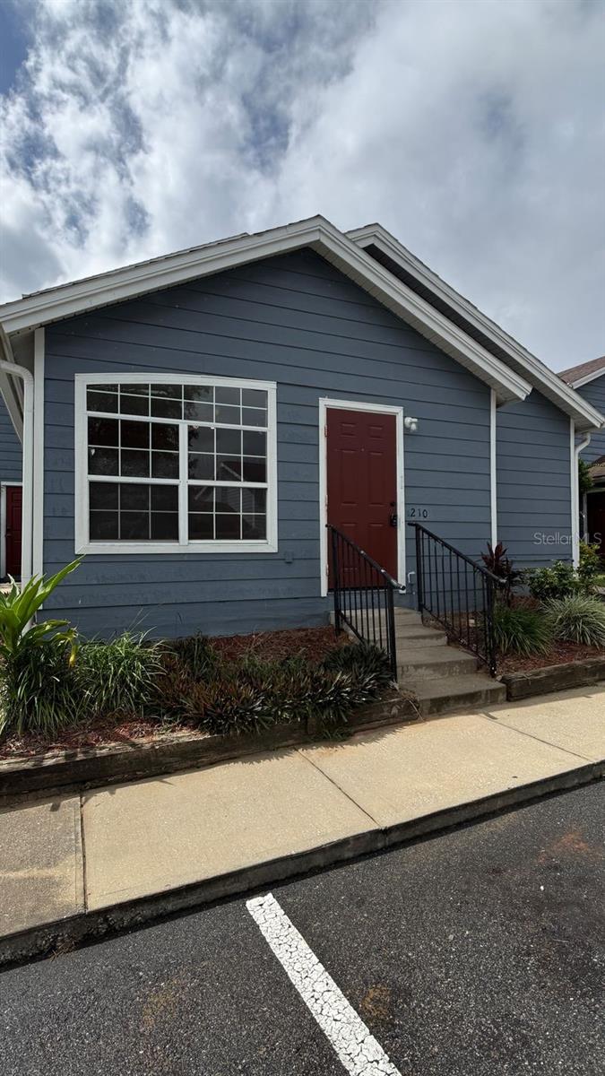 ISLAND CLUB WEST PH 02 - Residential Lease