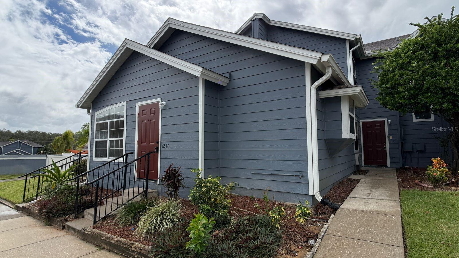 ISLAND CLUB WEST PH 02 - Residential Lease