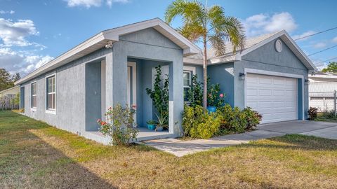 A home in AUBURNDALE