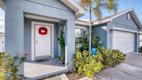 A home in AUBURNDALE