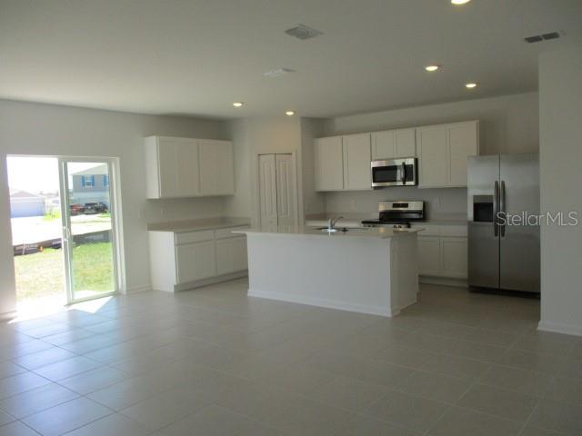 HUNT CLUB - Residential Lease