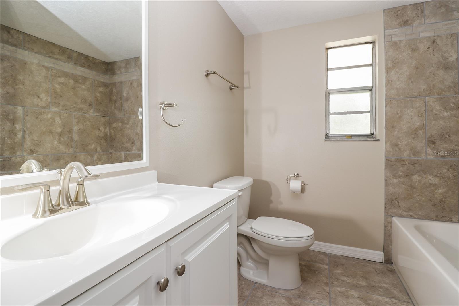 RIDGE CREST GDNS 1ST ADD PB 13 - Residential Lease