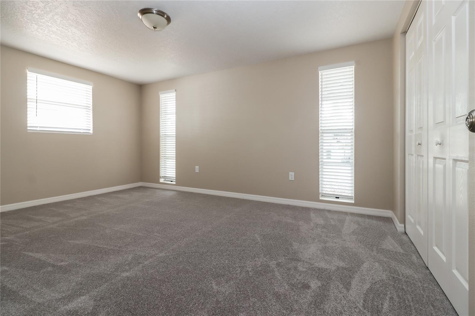 RIDGE CREST GDNS 1ST ADD PB 13 - Residential Lease