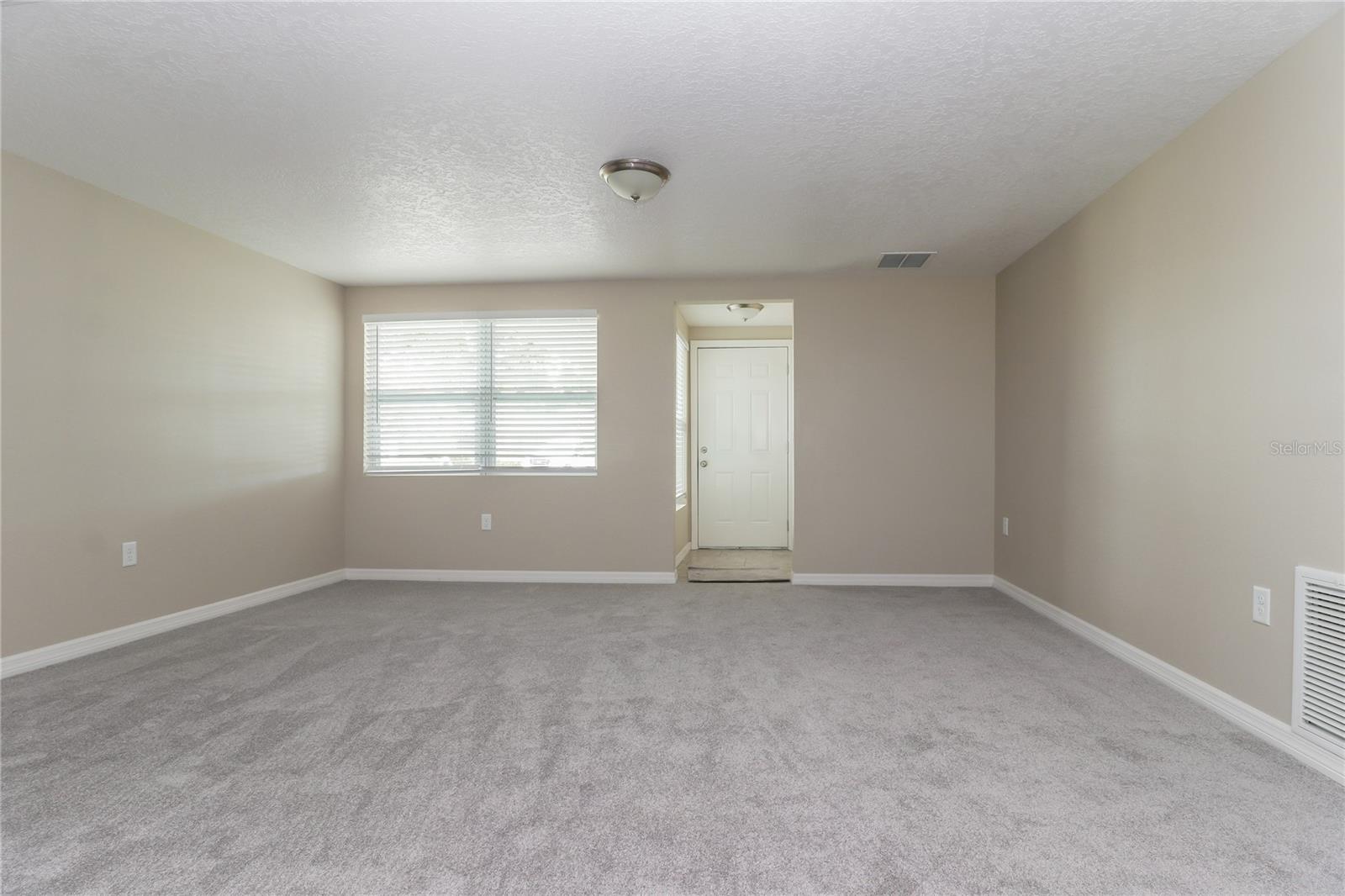 RIDGE CREST GDNS 1ST ADD PB 13 - Residential Lease