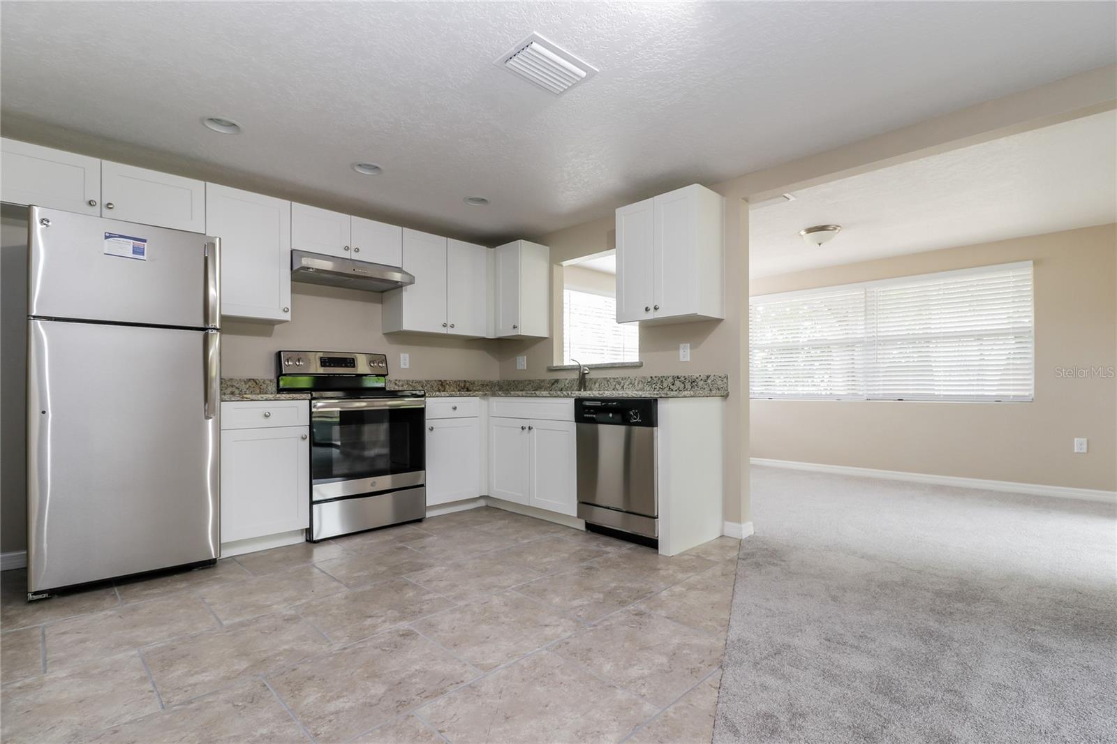 RIDGE CREST GDNS 1ST ADD PB 13 - Residential Lease