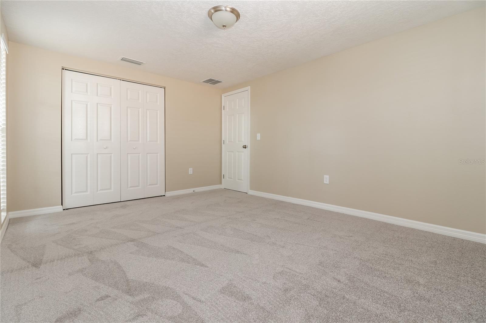 RIDGE CREST GDNS 1ST ADD PB 13 - Residential Lease