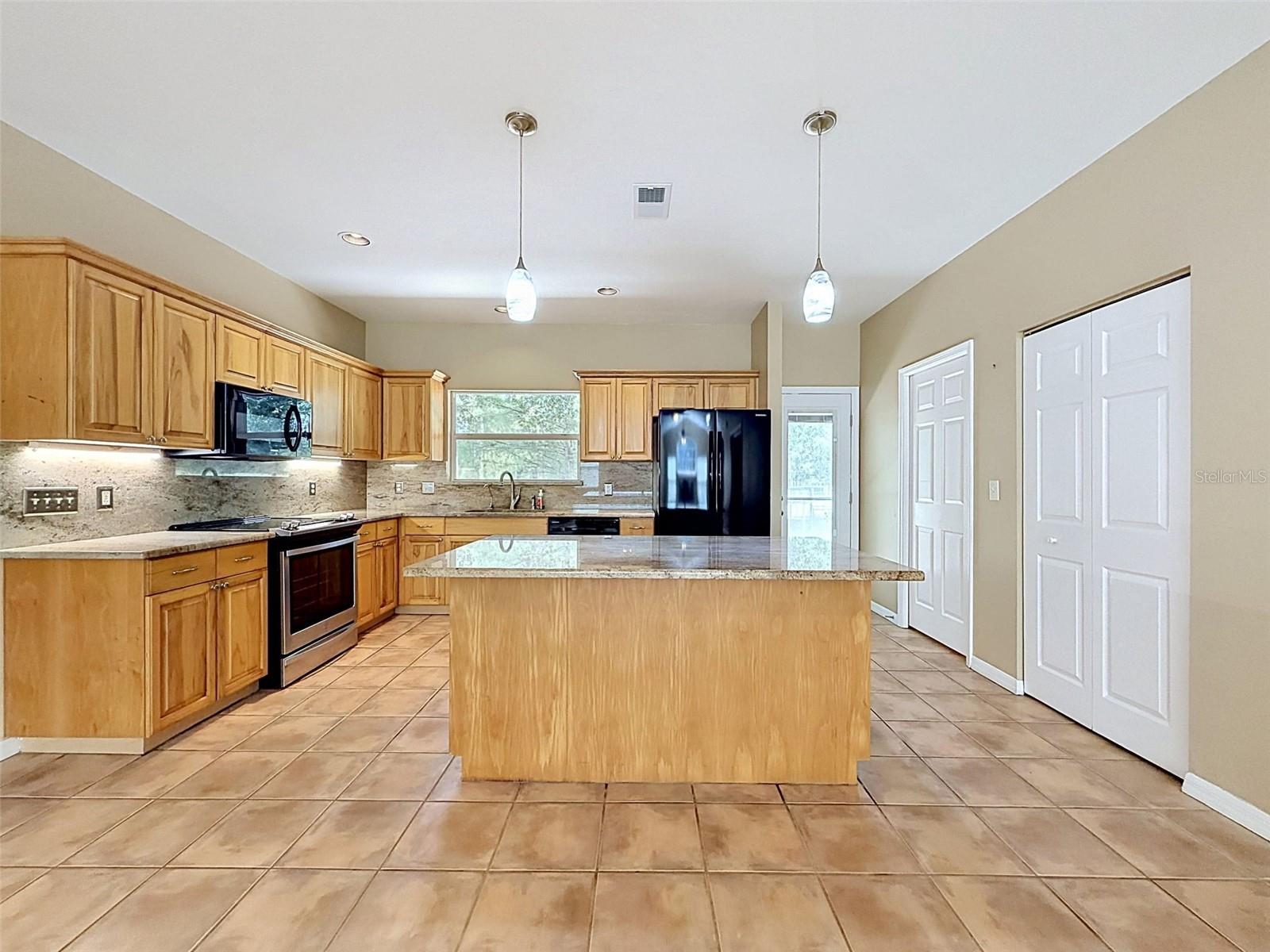 ACREAGE - Residential