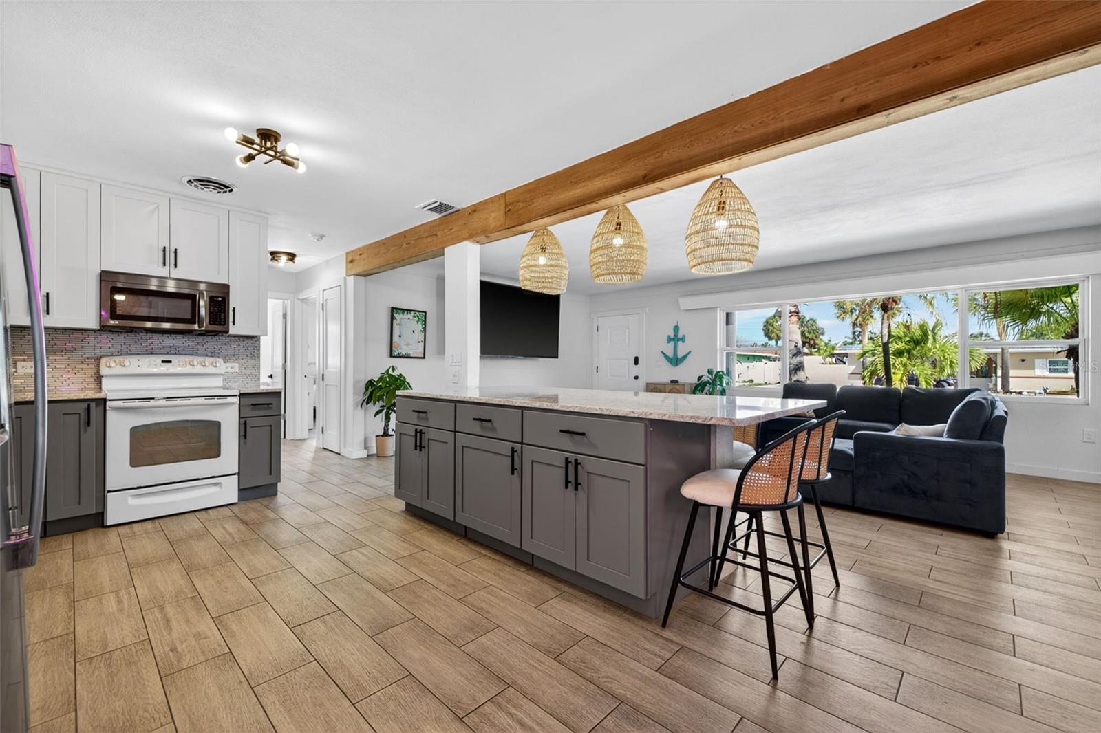 ST PETERSBURG BEACH NORTH UNIT 7 - Residential