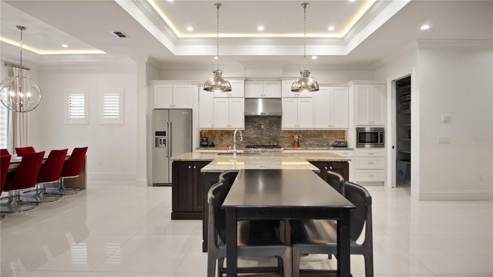 1253 RADIANT STREET