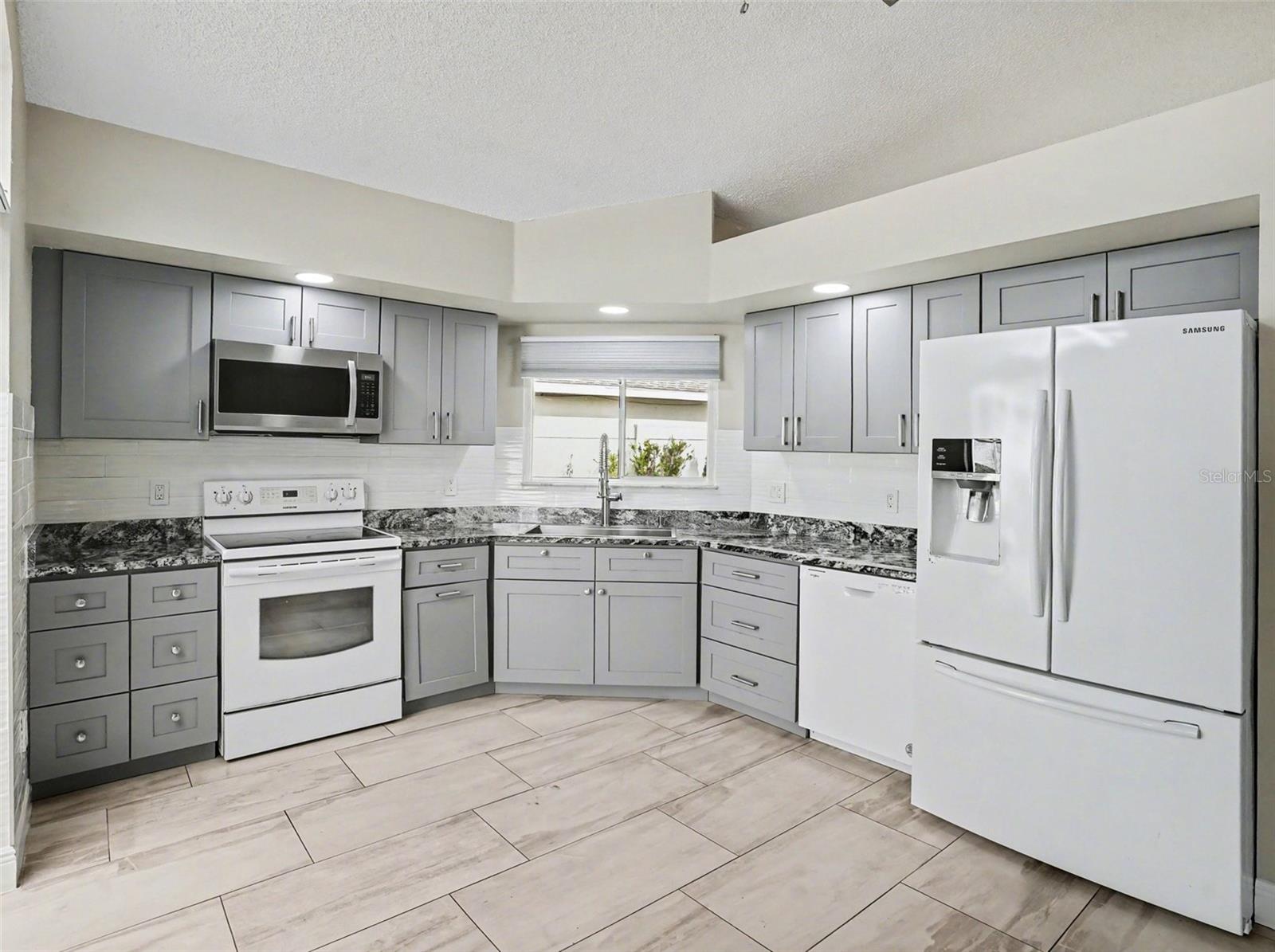 SPRING LAKE - Residential