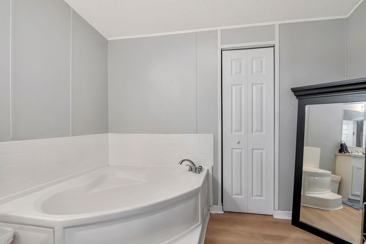 BRUSSELS BOY PH I & II - Residential