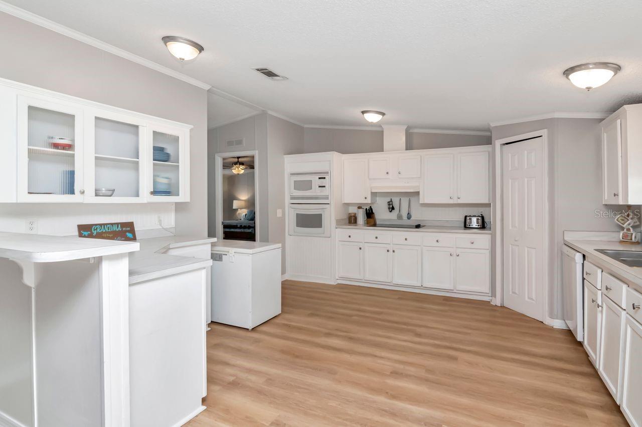 BRUSSELS BOY PH I & II - Residential