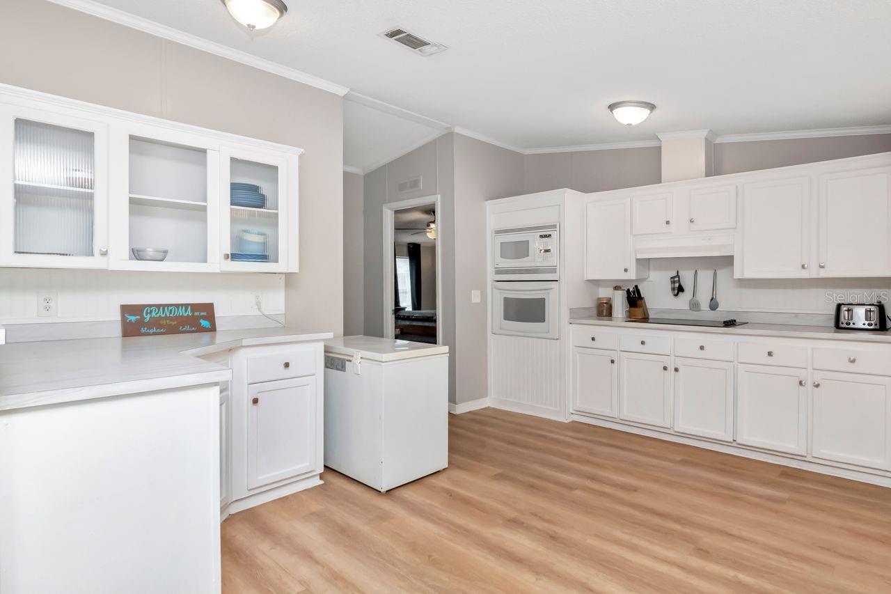 BRUSSELS BOY PH I & II - Residential