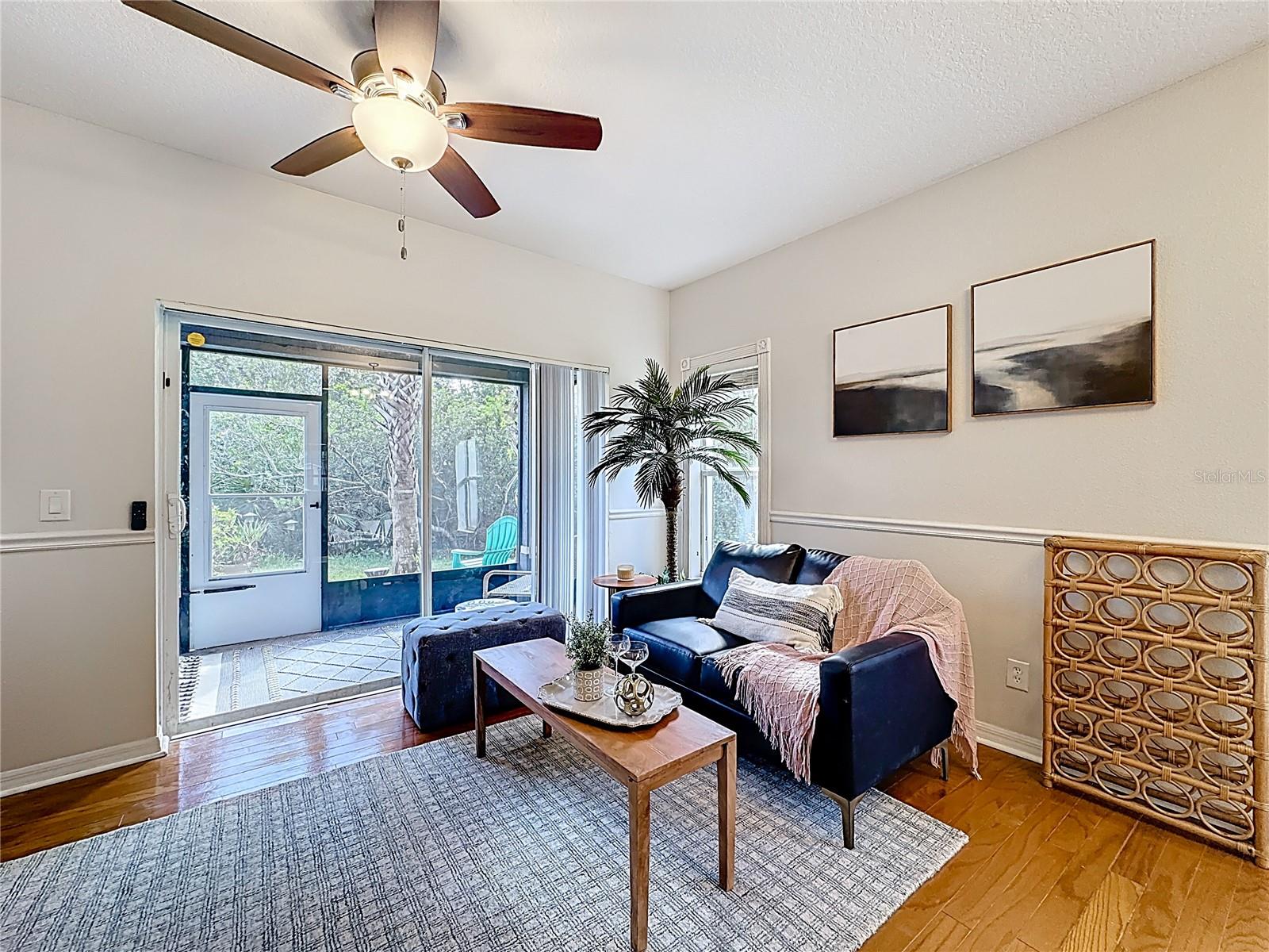 VICTORIA PINES CONDO - Residential