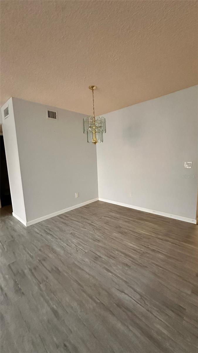 2330 ECUADORIAN WAY 32