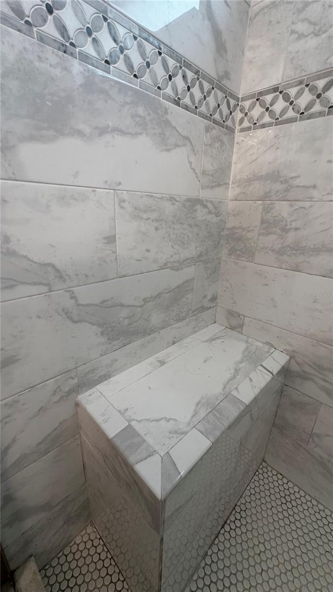 ON TOP OF THE WORLD - Residential