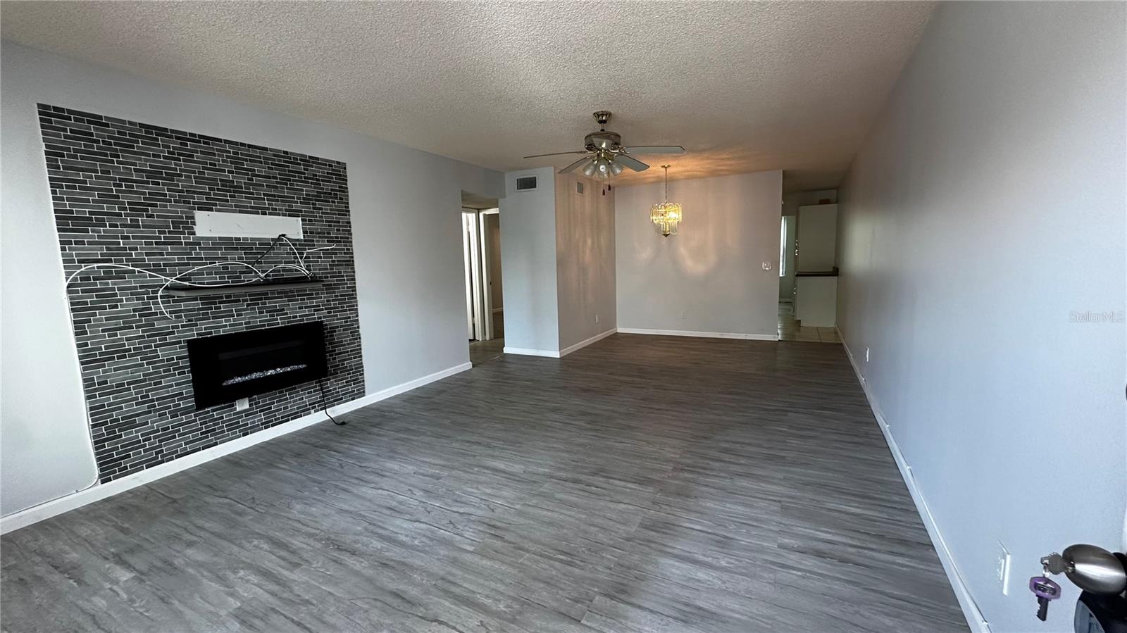 ON TOP OF THE WORLD - Residential