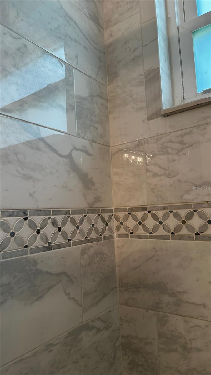 ON TOP OF THE WORLD - Residential