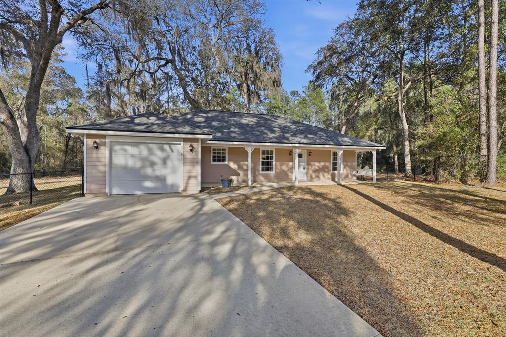 Photo of 23058 SE 57th Lane, Hawthorne, FL 32640 (MLS # GC537886)