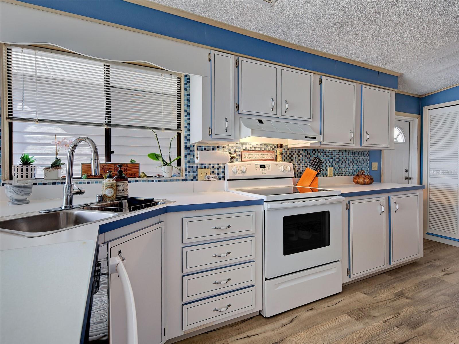 SANDALHAVEN ESTATES - Residential