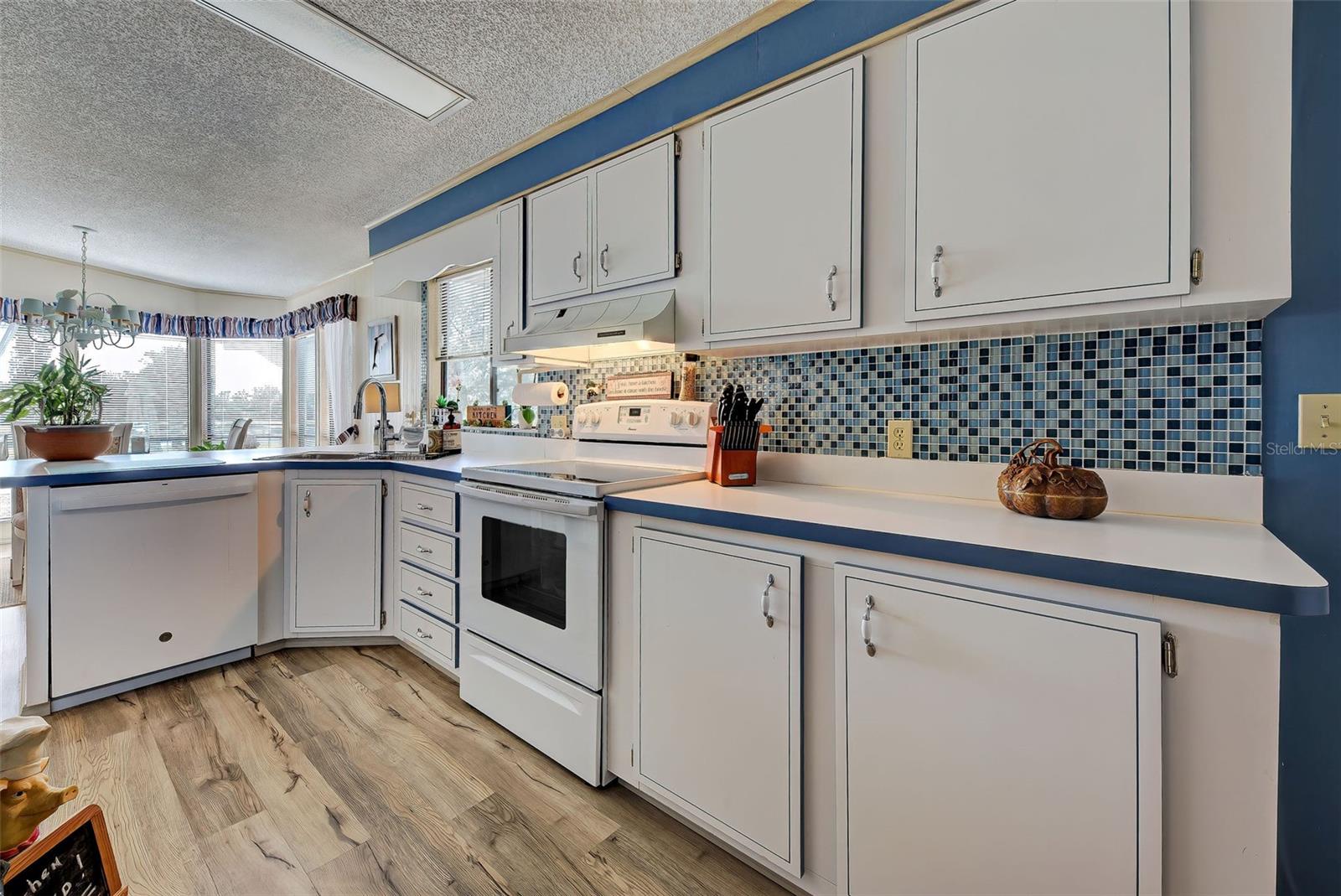 SANDALHAVEN ESTATES - Residential