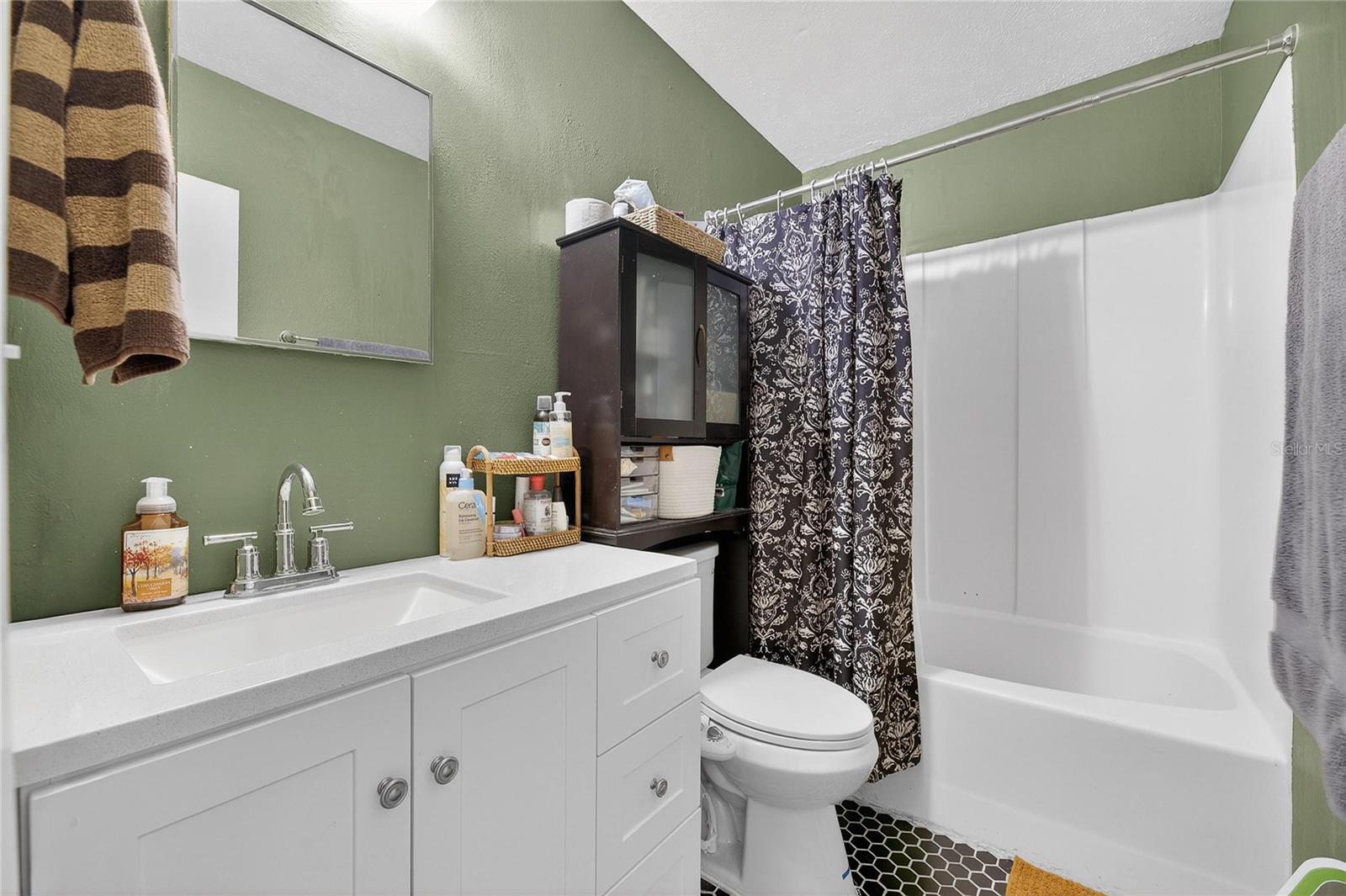 OAK BRIDGE RUN A CONDO - Residential