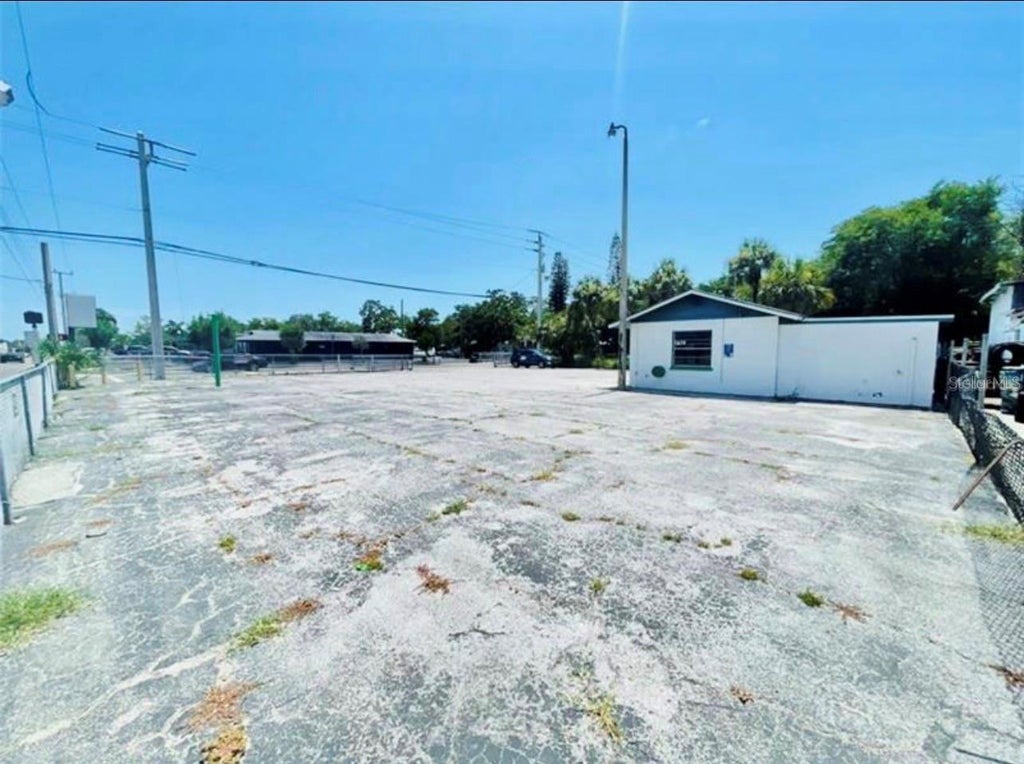 Photo of 1614 9th Street W, Bradenton, FL 34205 (MLS # A4706268)