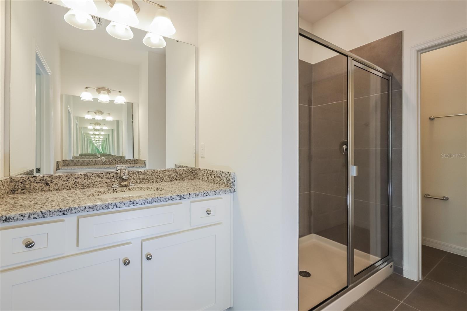 WINDSOR RESERVE PH 1 - Residential Lease