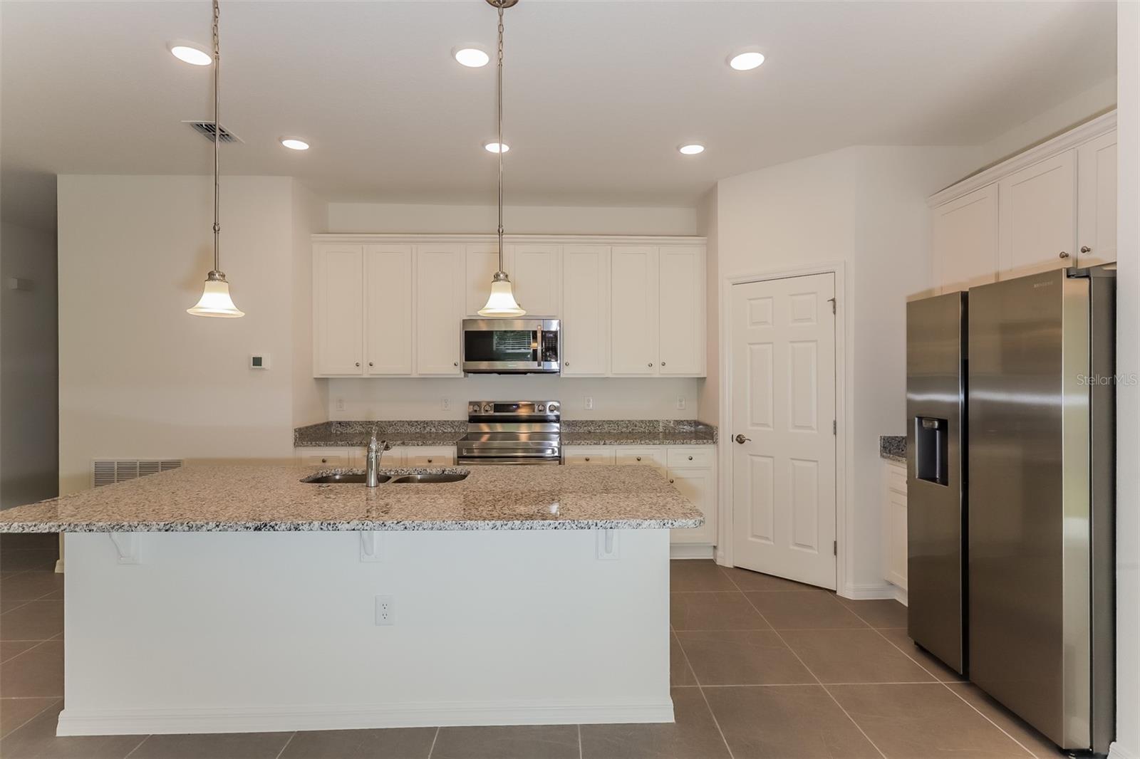 WINDSOR RESERVE PH 1 - Residential Lease