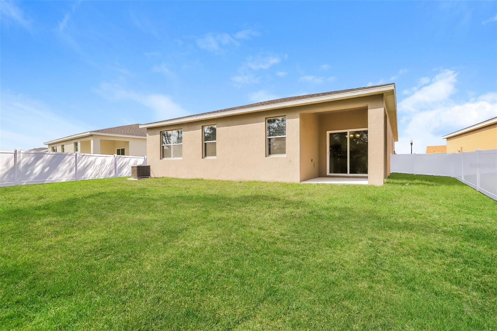 WINDSOR RESERVE PH 1 - Residential Lease