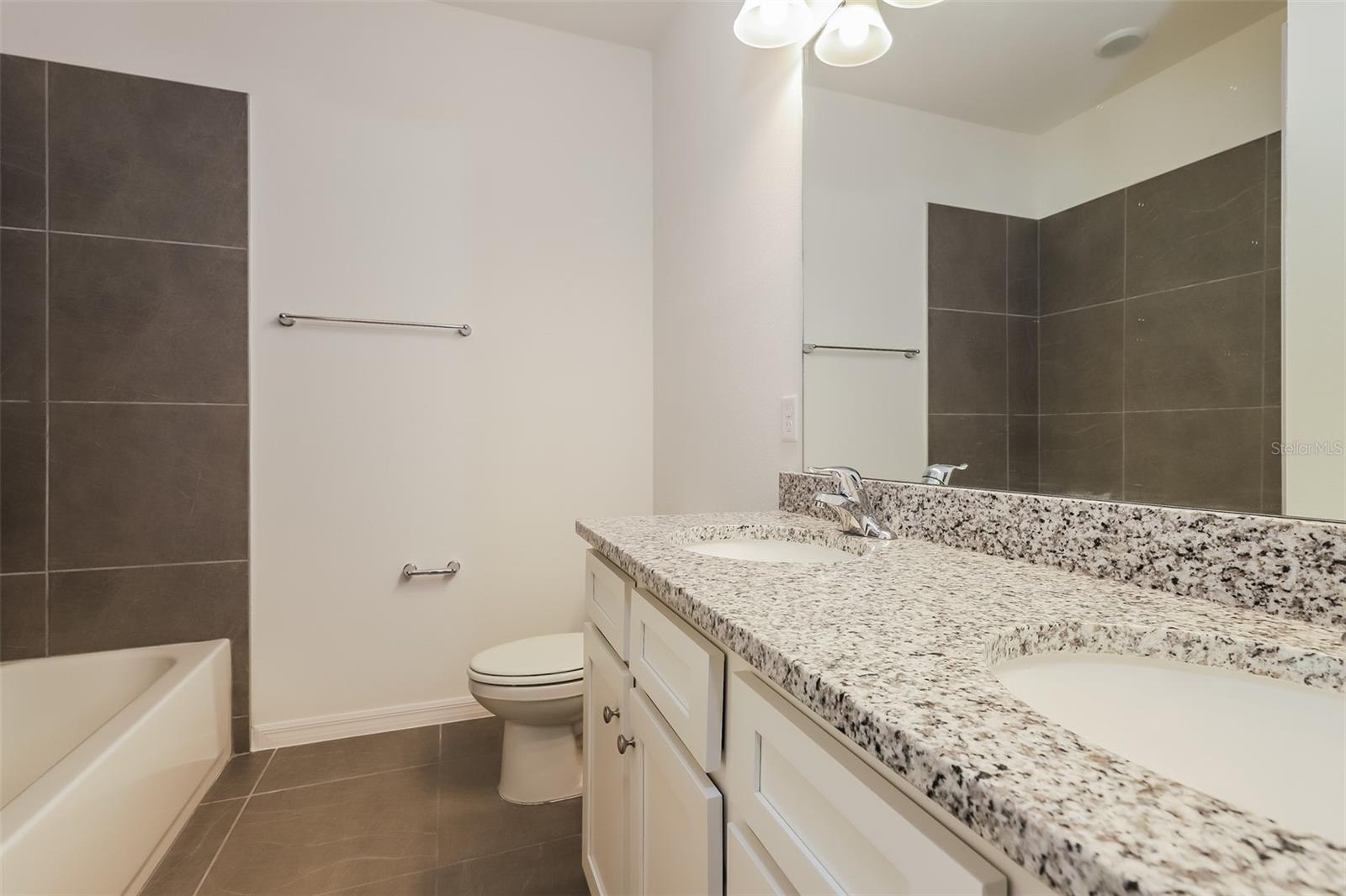 WINDSOR RESERVE PH 1 - Residential Lease