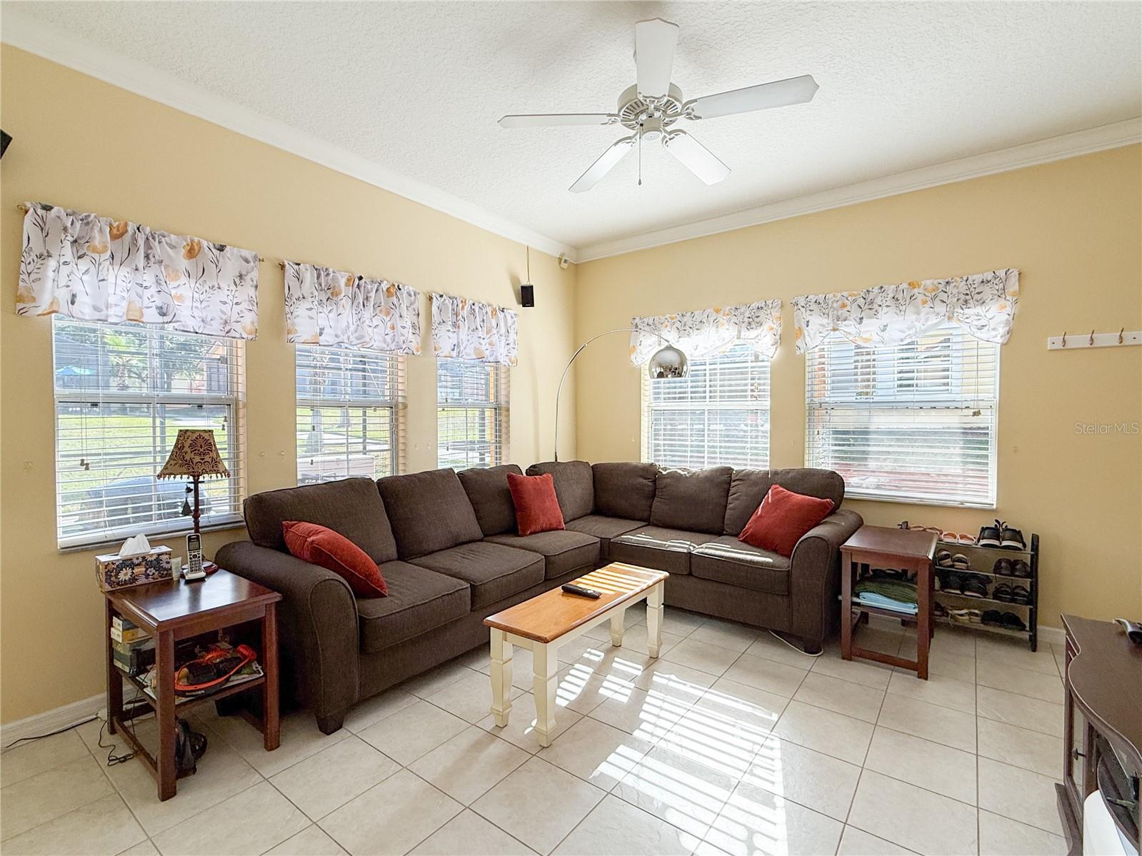 ENCANTADA PH 1 - Residential