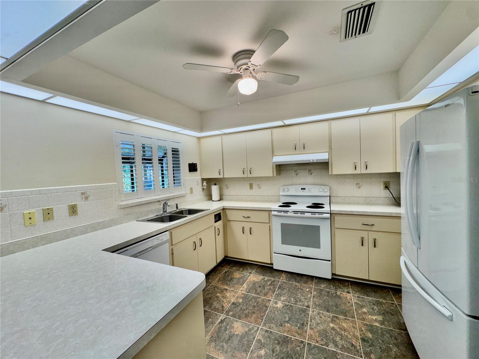 GARDEN LAKES VILLAGE SEC 3 - Residential