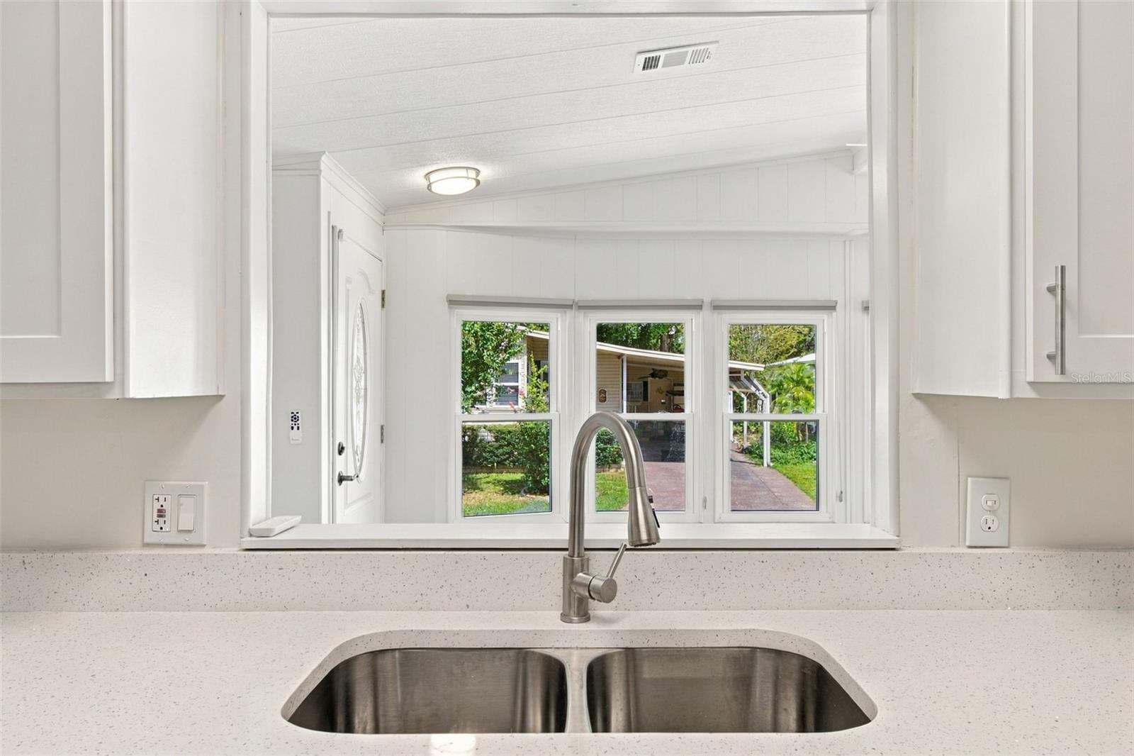 130 CLUBVIEW DRIVE 2