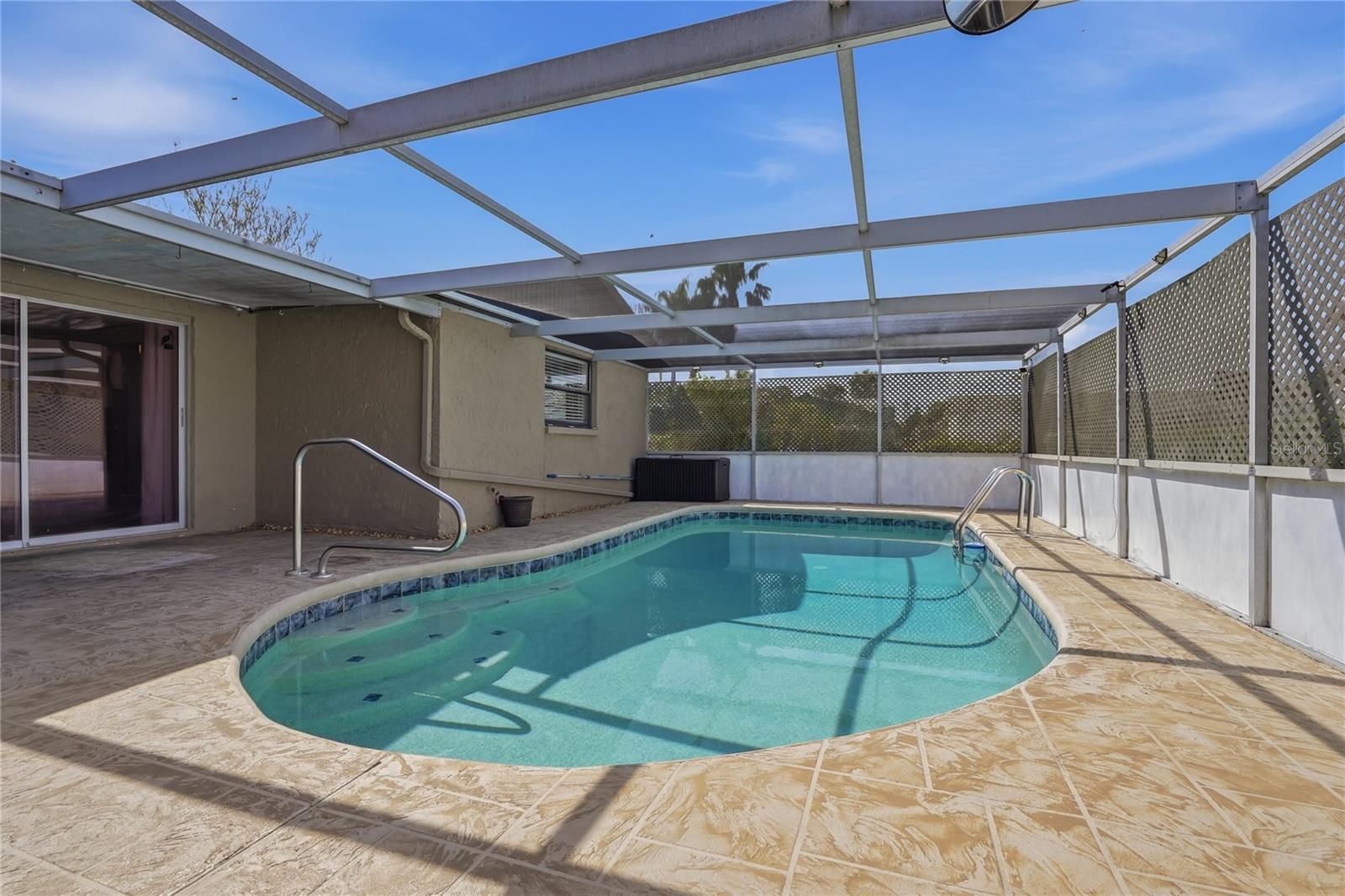 EMBASSY HILLS - Residential