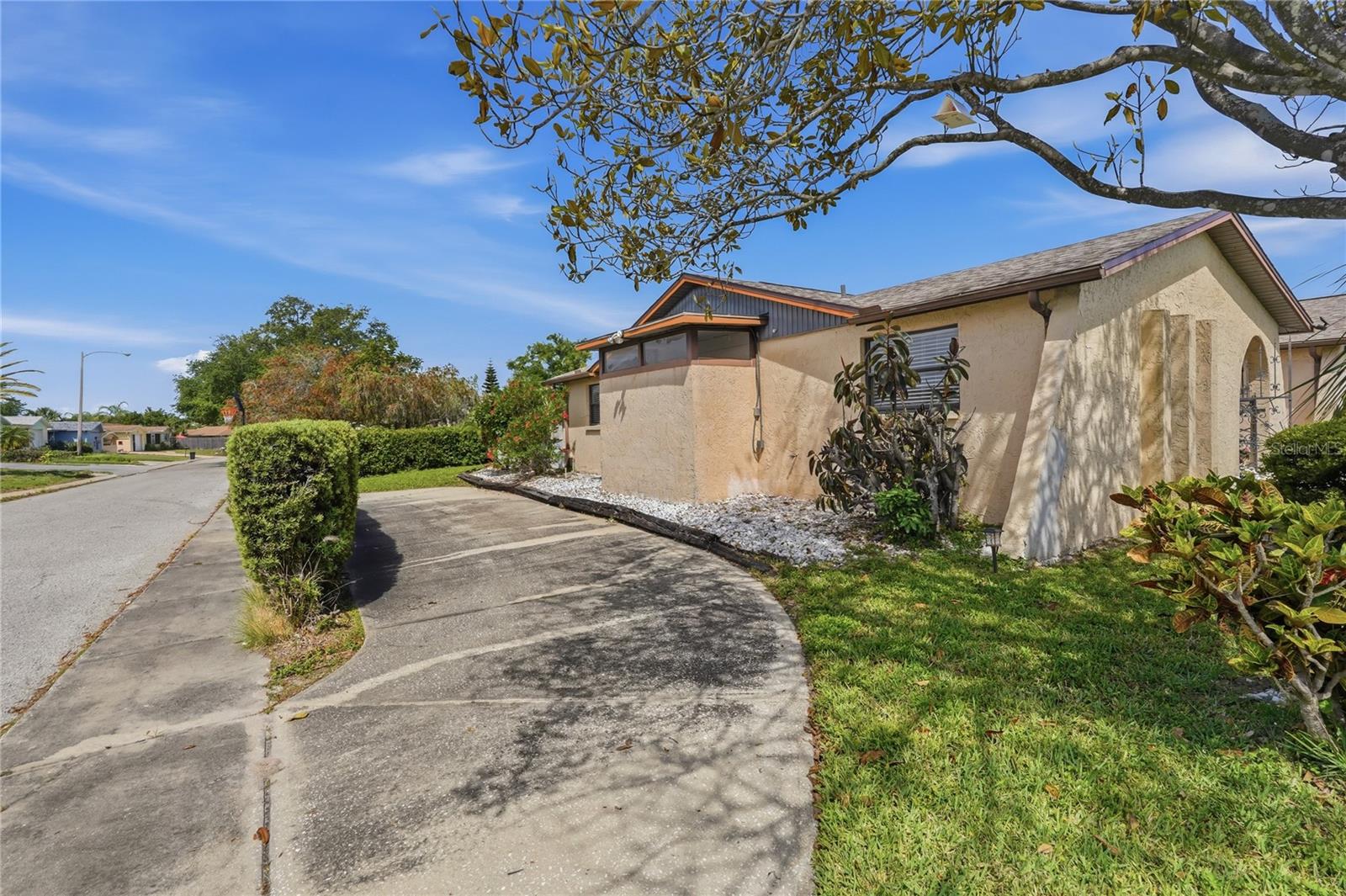 EMBASSY HILLS - Residential