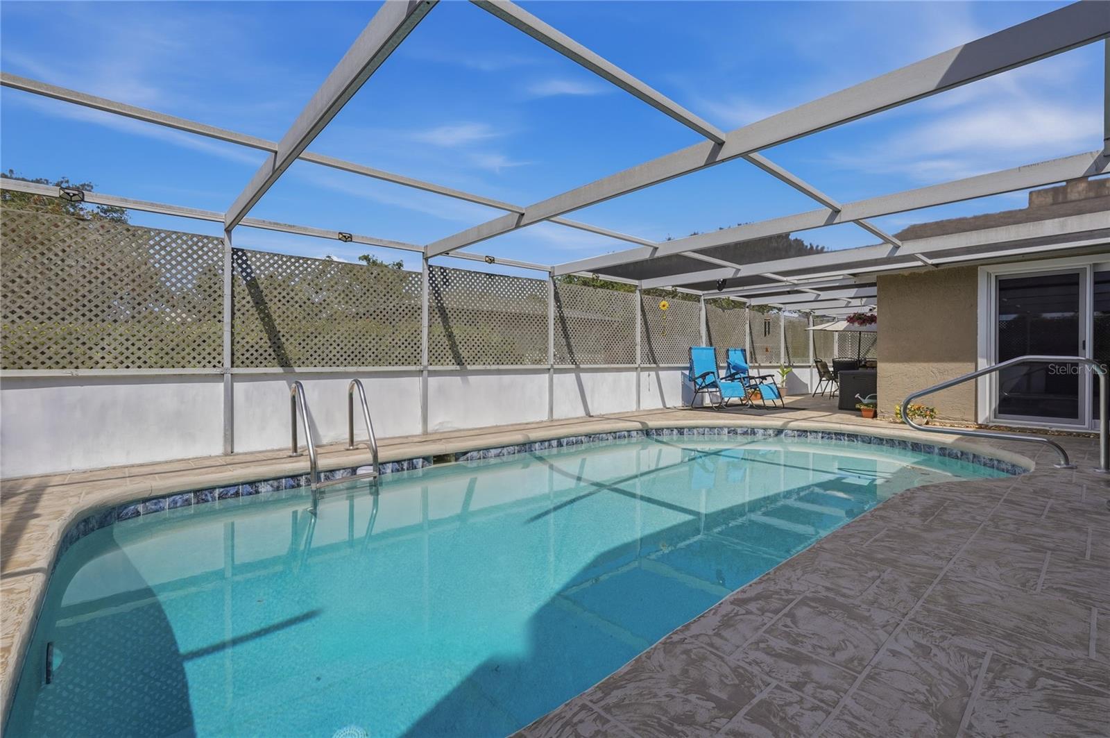 EMBASSY HILLS - Residential