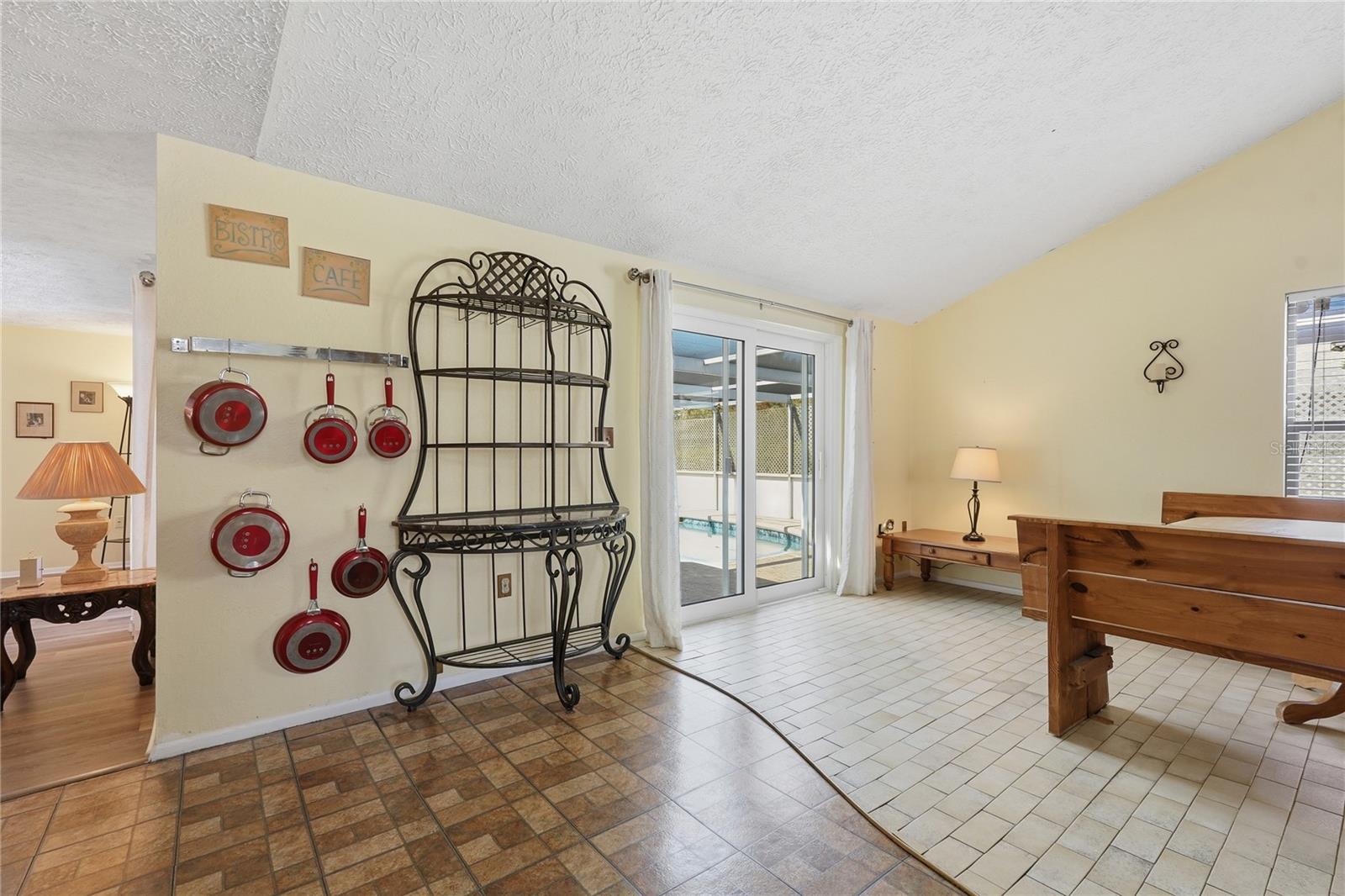 EMBASSY HILLS - Residential