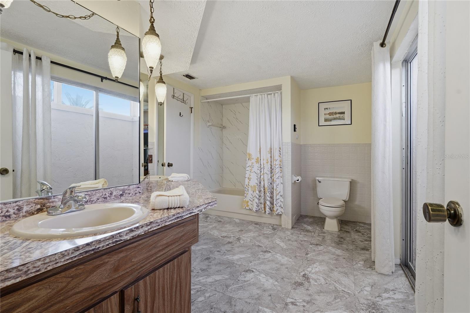 EMBASSY HILLS - Residential