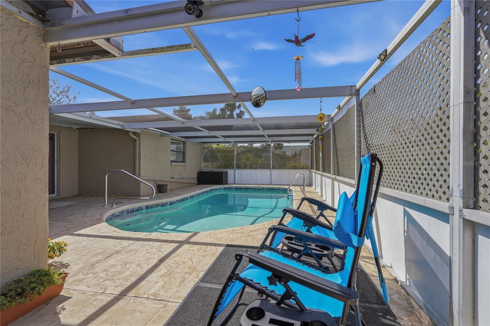 9135 FARMINGTON LANE