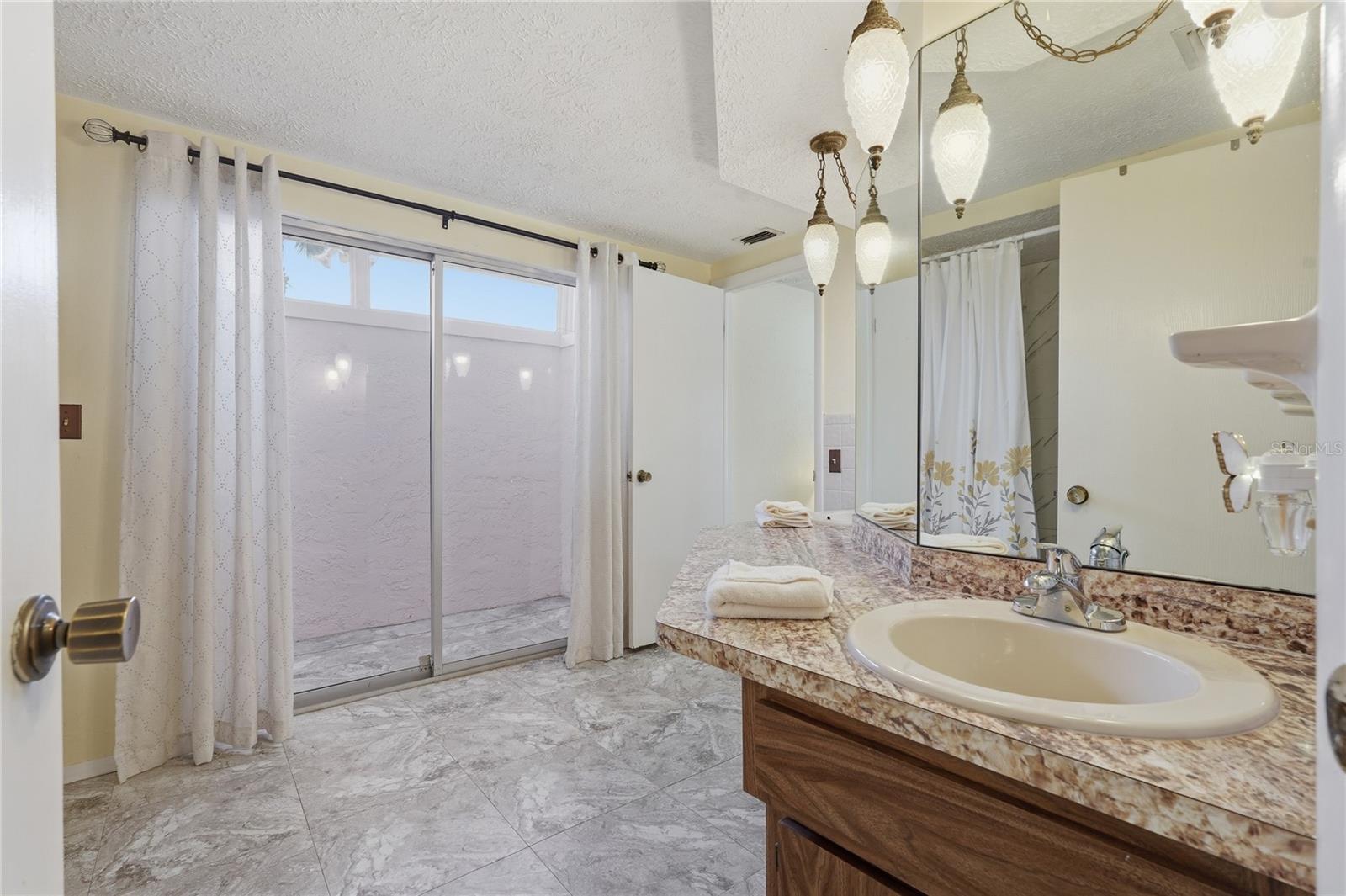 EMBASSY HILLS - Residential