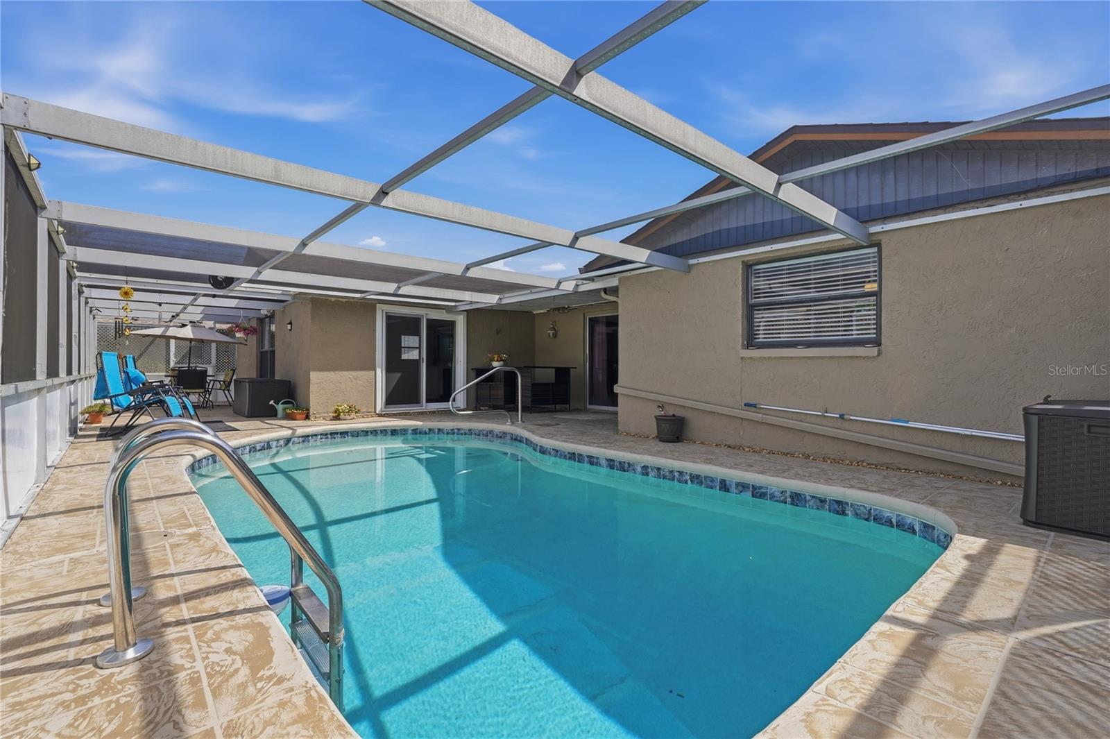 EMBASSY HILLS - Residential