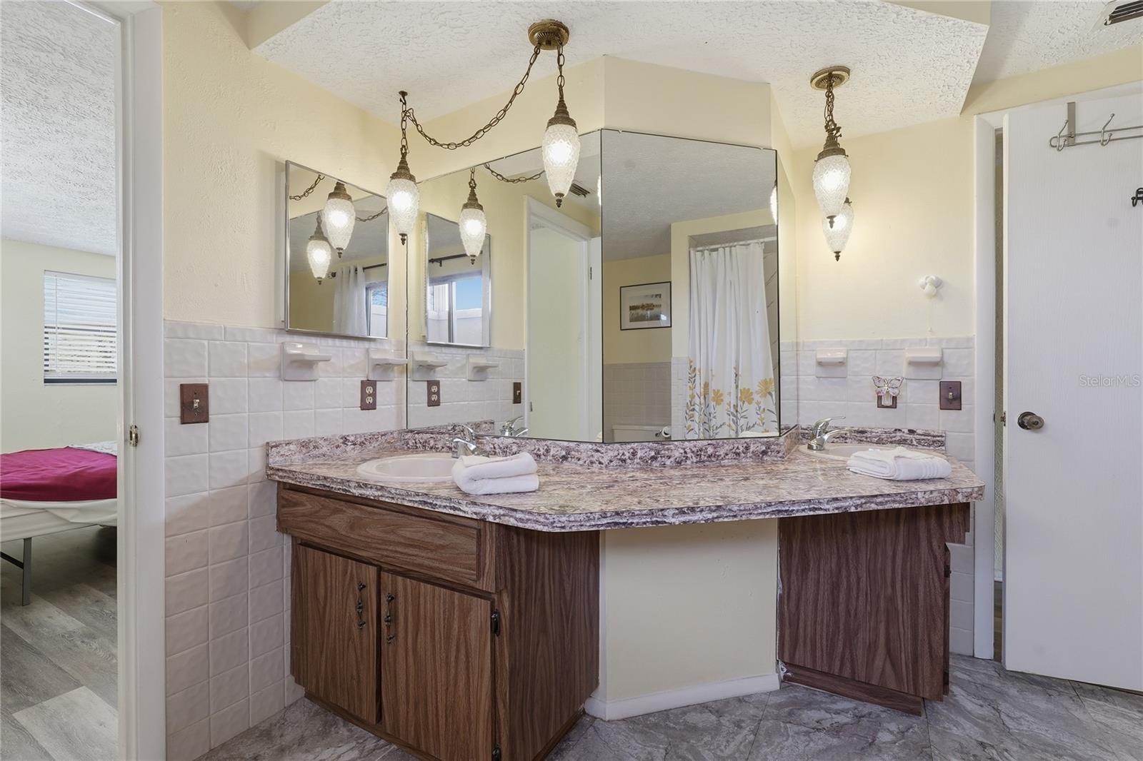 EMBASSY HILLS - Residential