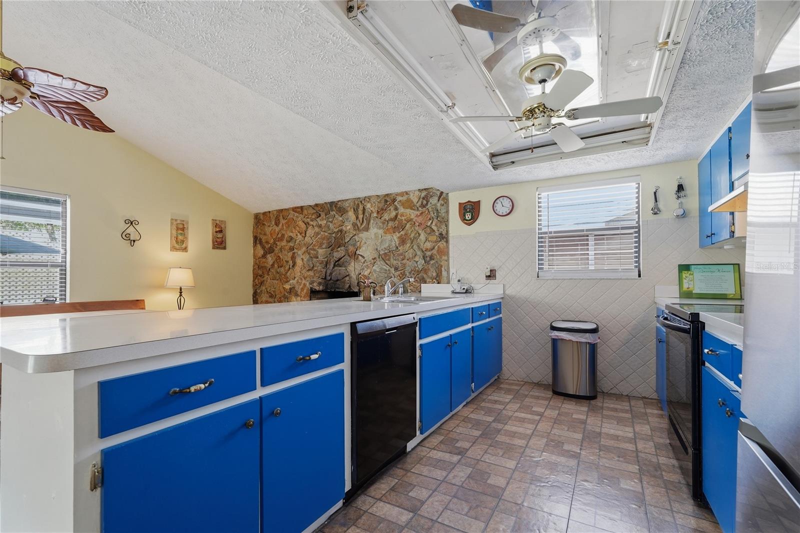 EMBASSY HILLS - Residential