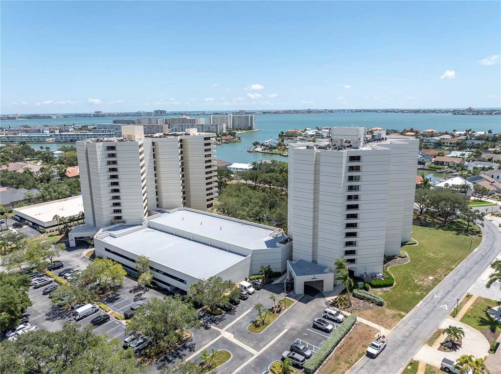 Photo of 5950 Pelican Bay Plaza S #601, Gulfport, FL 33707 (MLS # TB8541476)