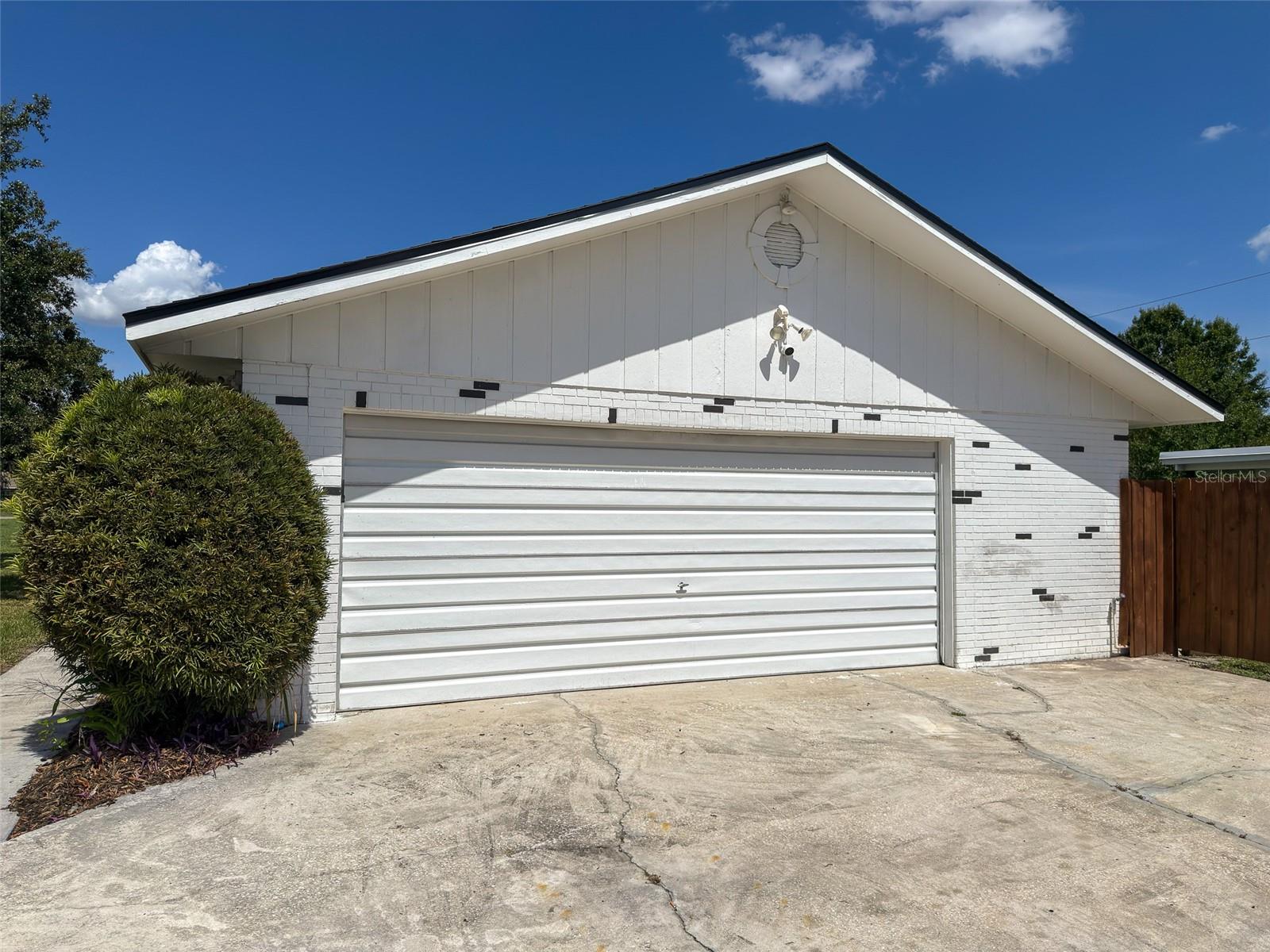 3100 PEACOCK LANE