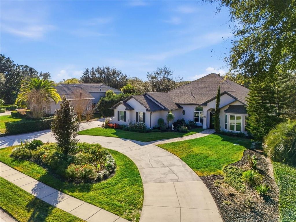 Photo of 2512 Park Royal Drive, Windermere, FL 34786 (MLS # O6378182)