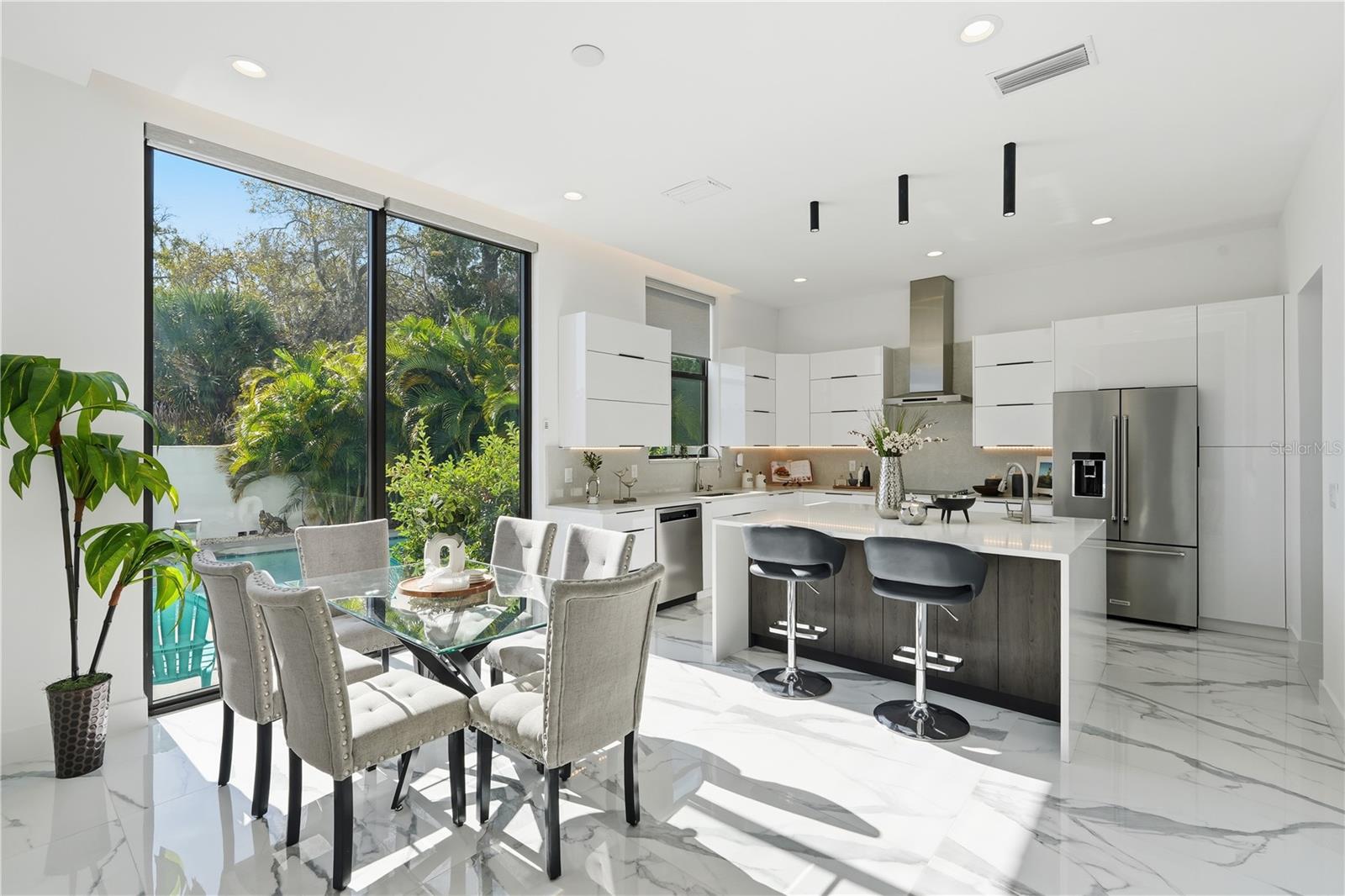 TOWN/CITRUS PARK - Residential