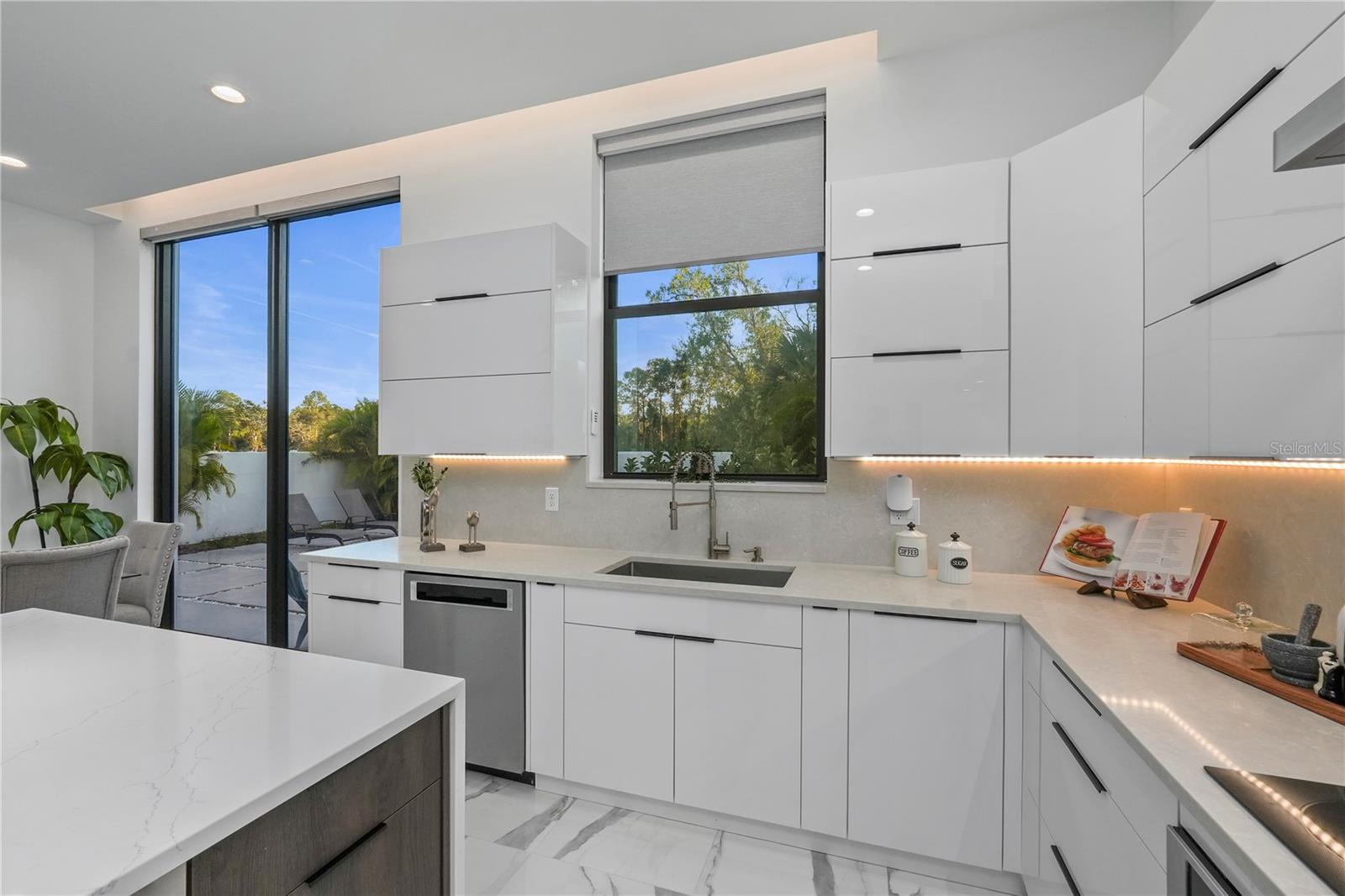 TOWN/CITRUS PARK - Residential