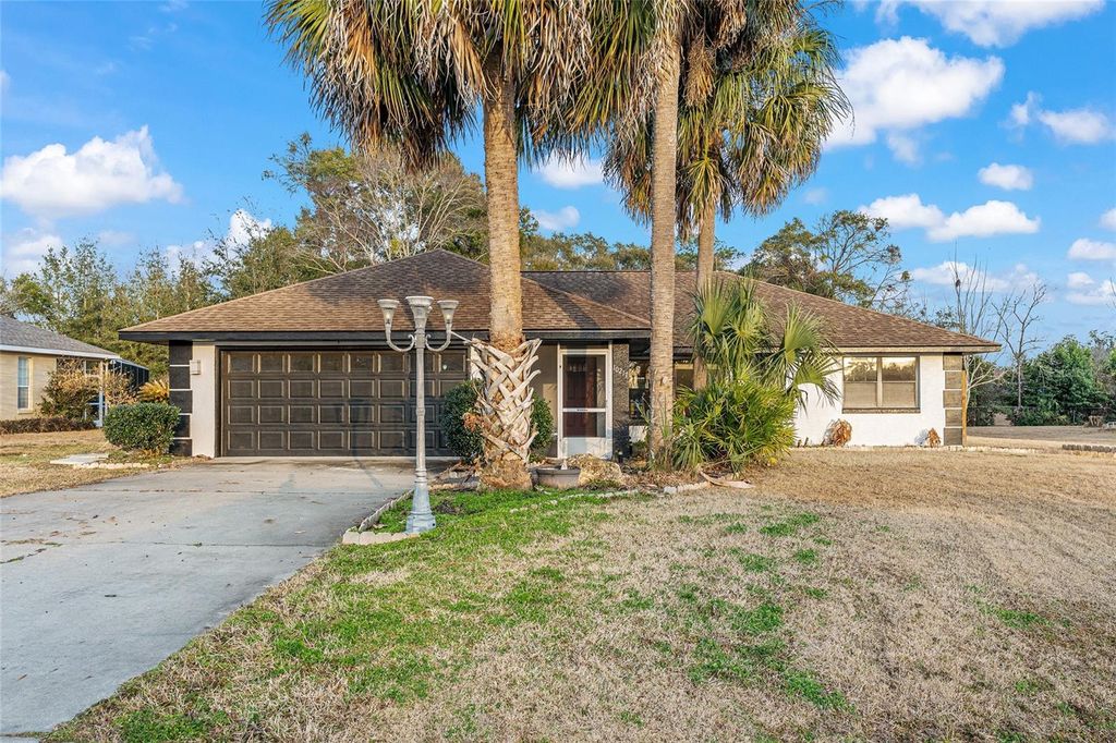 Photo of 10217 SW 74th Terrace, Ocala, FL 34476 (MLS # OM716474)